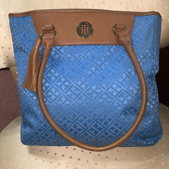 Beautiful Tommy Hilfiger tote - Picture 1 of 11